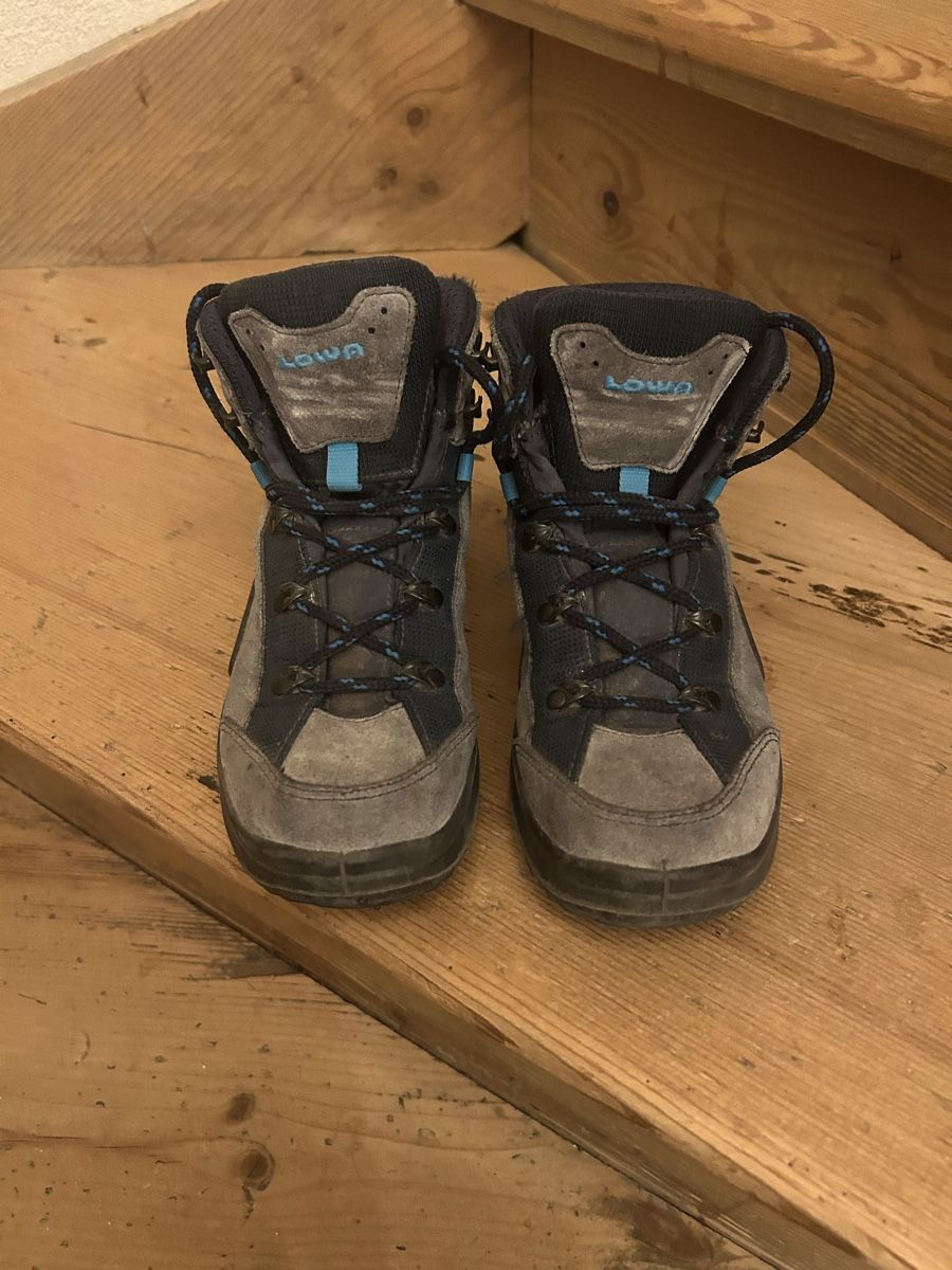 Lowa Schuhe für Jungen: Lowa Wanderschuh 33 – Gebraucht aus Solothurn von Luciamoser88