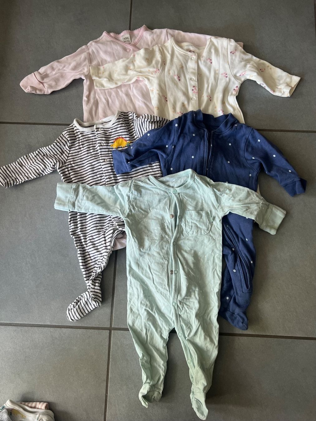 Lotti & Set di vestiti: Diverse Strampler Grösse 50-62 – Usato da Wetzikon ZH venduto da Mila_Pla 1
