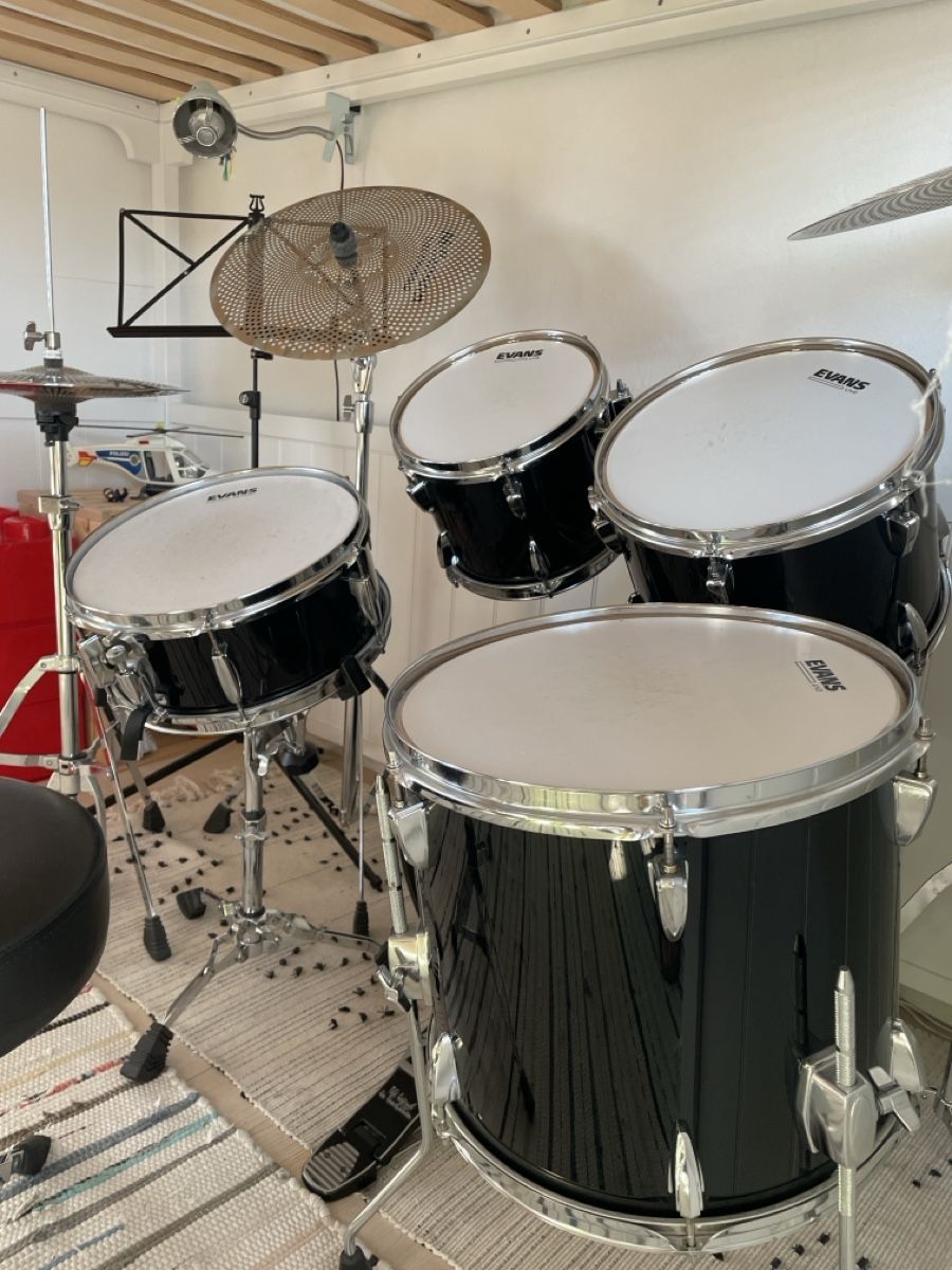 Strumenti musicali: Schlagzeug Tama Imperial schwarz – Usato da Rupperswil venduto da Irene12 2