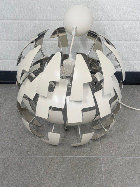 Ikea Lustres & lampes de plafonds: IKEA PS 2014 Pendelleuchte Weiß/Silber – D'occasion à Wegenstetten par 1a_ware