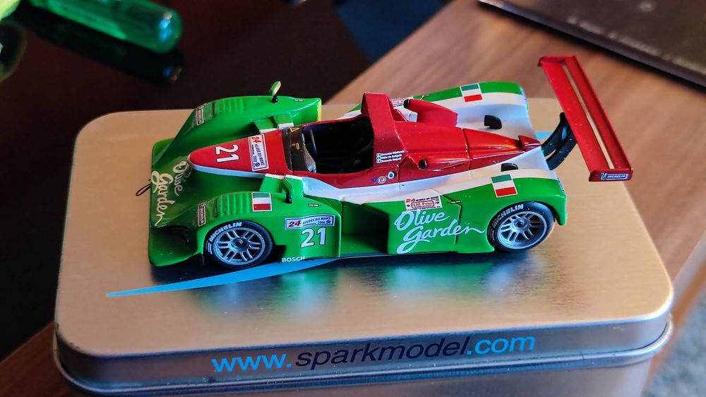 Spark Lola B2K/10 #21 Olive Garden Rafanelli Le Mans 2000