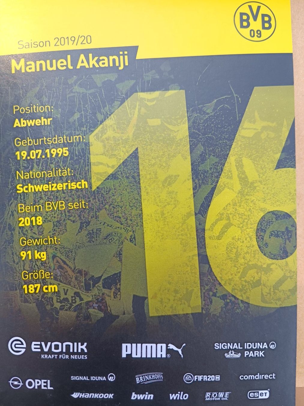 Autografi: Manuel Akanji -  handsigniert BVB – Usato da Menziken venduto da Artographs 1