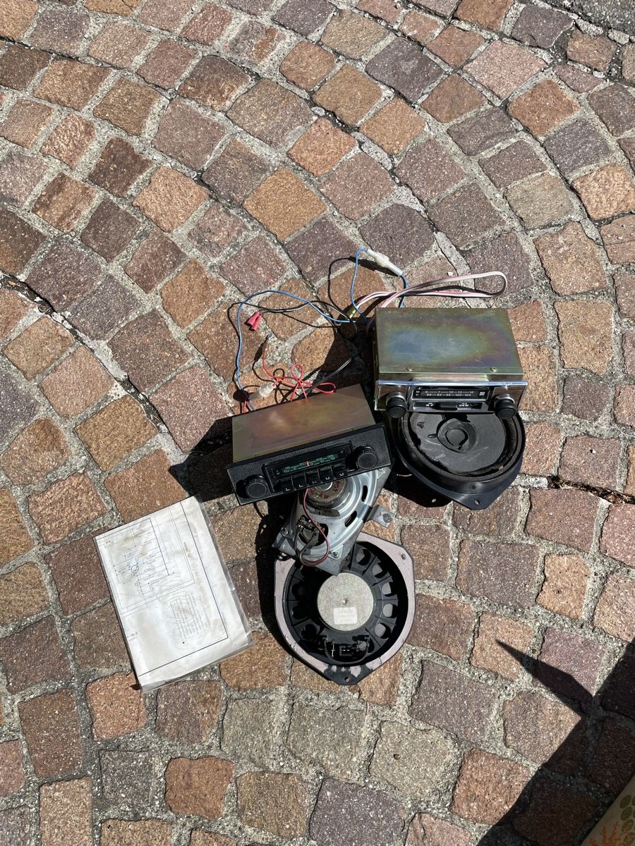 Radio: Alte Auto Radio ink. Boxen – Usato da Nürensdorf venduto da GR5050 1
