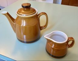 Konvolut Rössler Geschirr (Kaffeekrug o. Teekrug, Milchkrug)