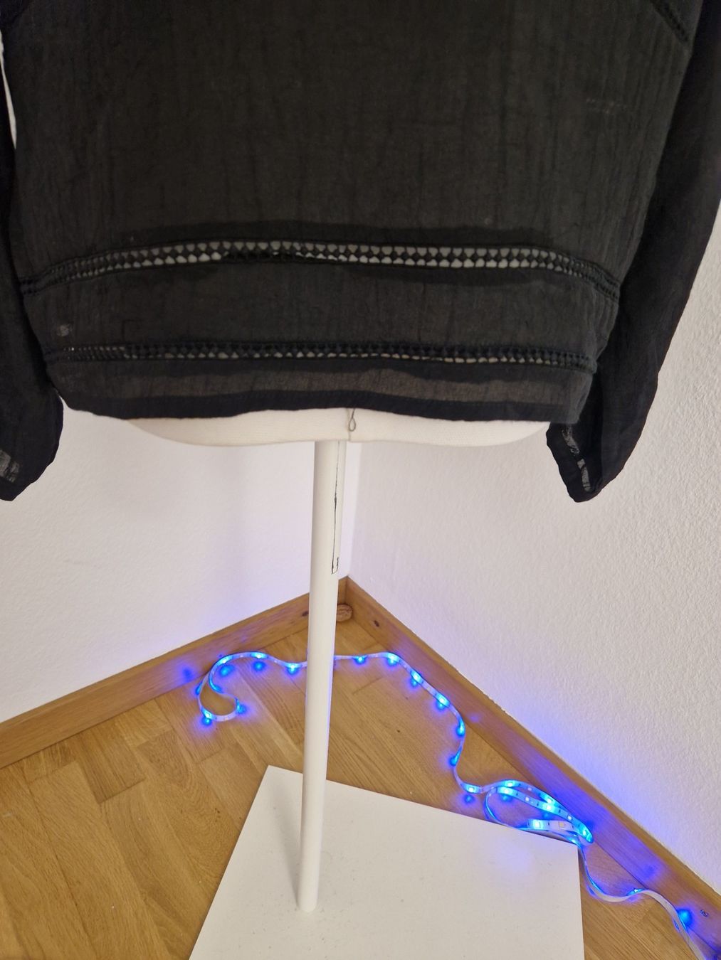 Chemisiers: Schwarze Bluse mit Spitzendetails Gr. 38 – D'occasion à Glattbrugg par hap_8w8v 4