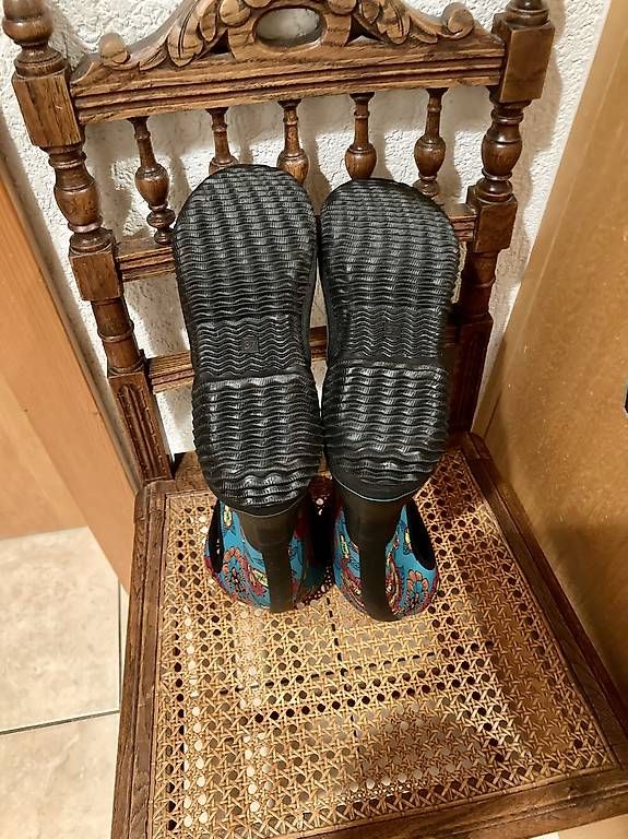 Scarpe da donna: Bottes de pluies neuves - pointure 37 – Usato da Chézard-St-Martin venduto da timogabychou 3