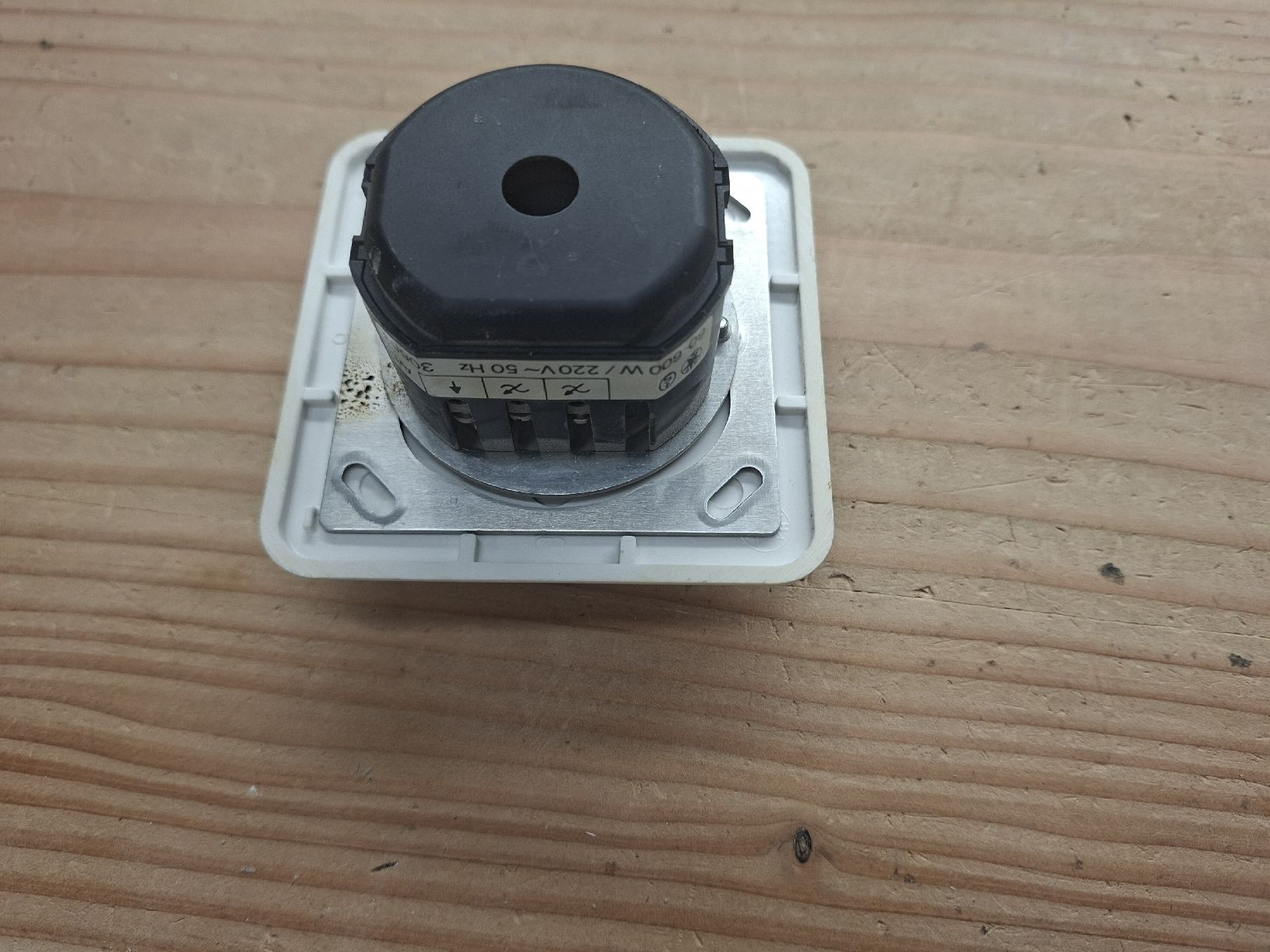Feller Interruttori: Feller Dimmer 60-600W UP – Usato da Neunkirch venduto da MaElekt 1