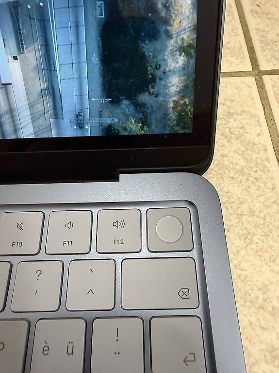 Portables: MacBook neo 512GB Indigoblau – D'occasion à Luzern par t89_cyq6 1