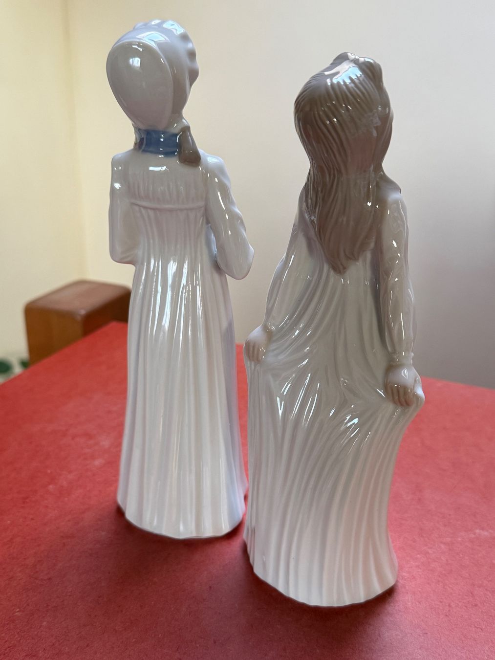 Statuette: Porzellan Figuren Tengra Mädchen – Usato da Wittwil venduto da Schnaeppli64 1