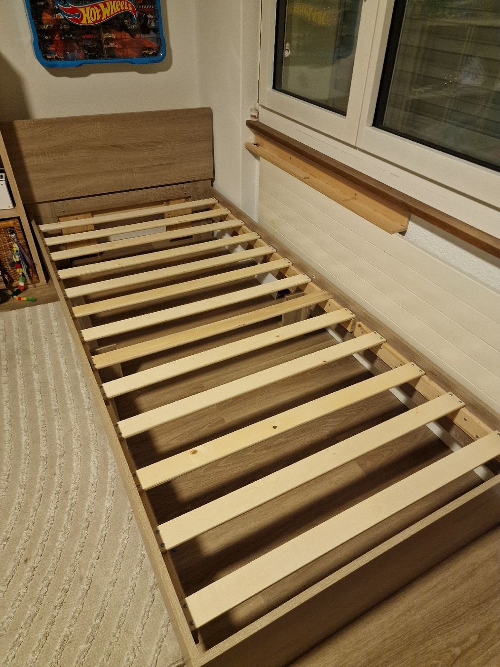 Letti: Gebrauchtes Einzelbett, Holzoptik 90x200cm – Usato da Seftigen venduto da bendzsy91