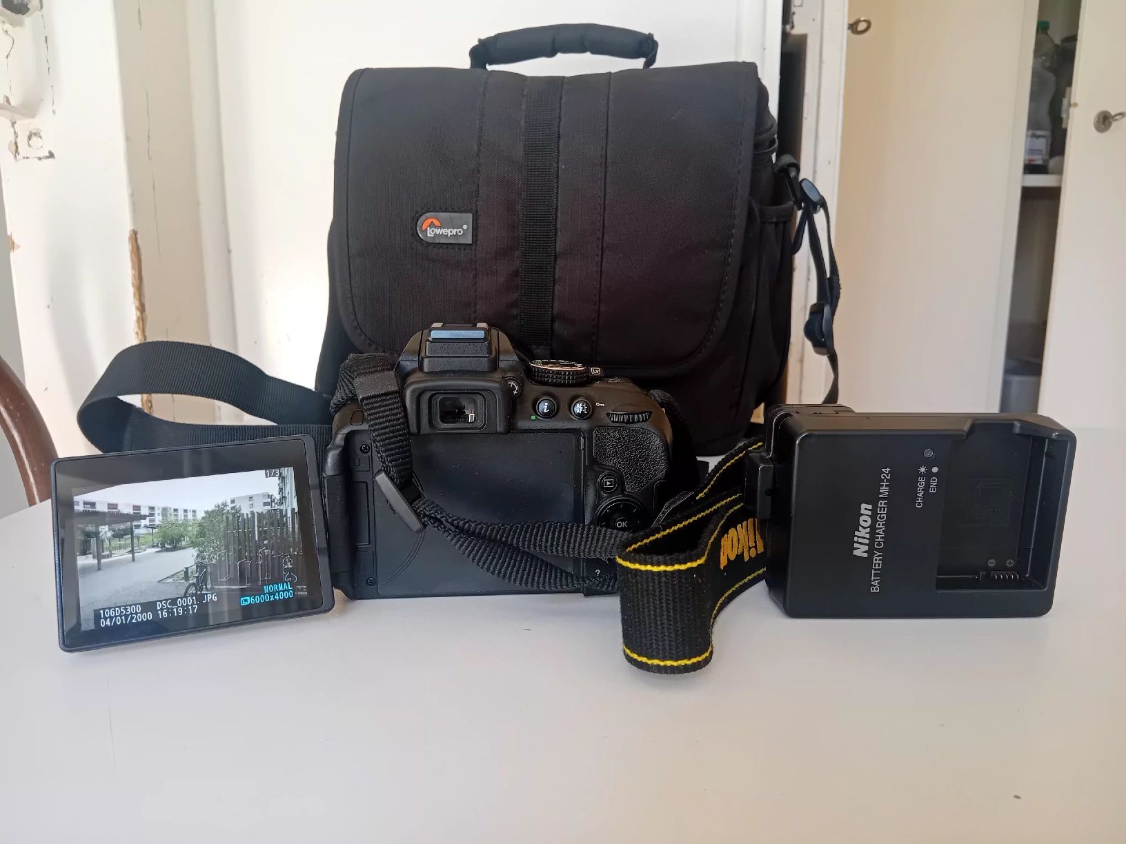 Nikon Fotocamera: NIKON 5300D  – Usato da Lausanne venduto da tal_8ntx 4