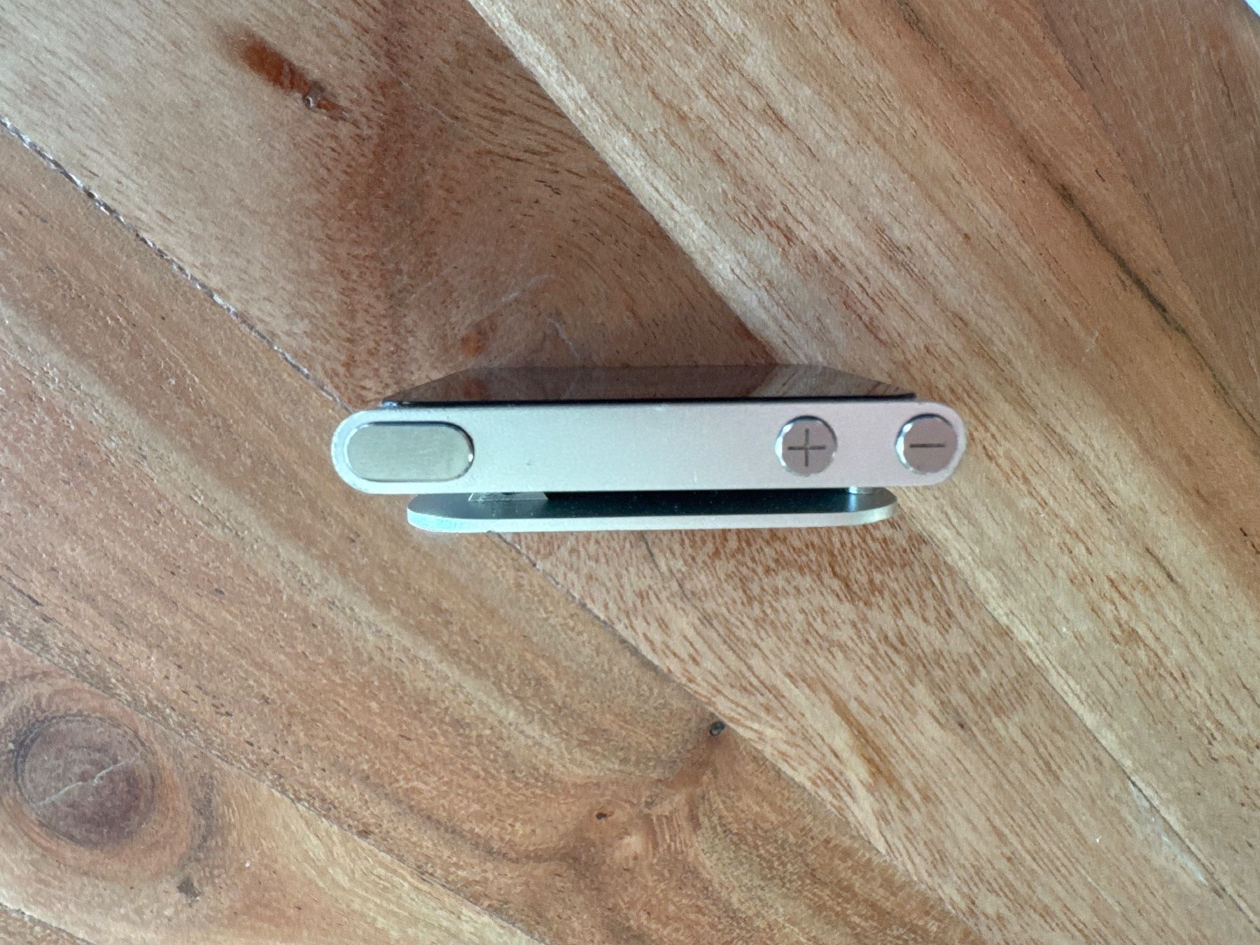 Apple Lettore multimediale portatile: iPod nano 6 Silber 8GB mit Ladekabel – Usato da St. Gallen venduto da hae_6rmh 3