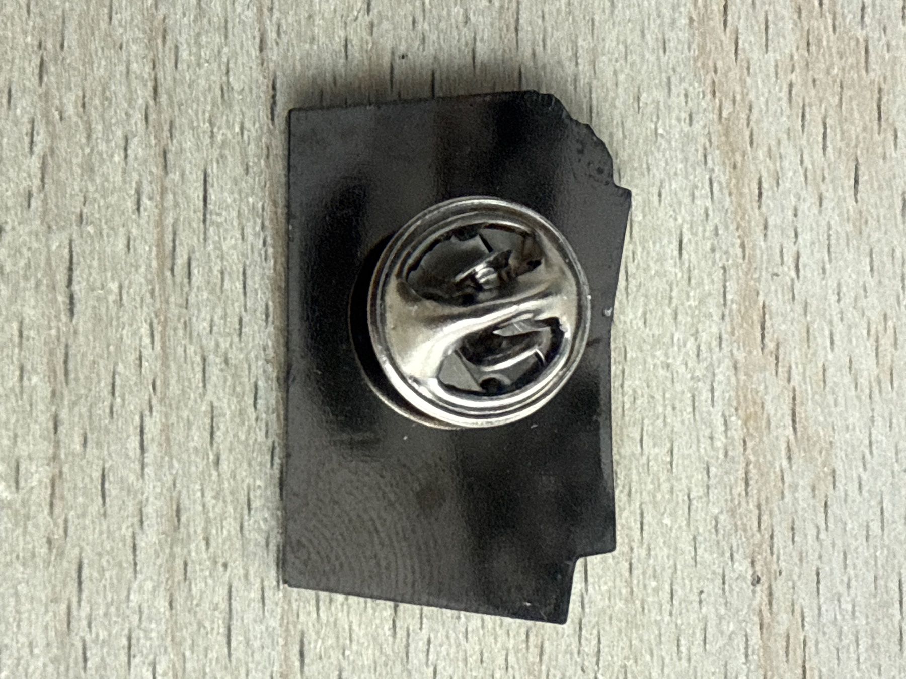 Placchette & Badge: Pin Basler Zeitung – Usato da Glattbrugg venduto da Schweigmatt 1
