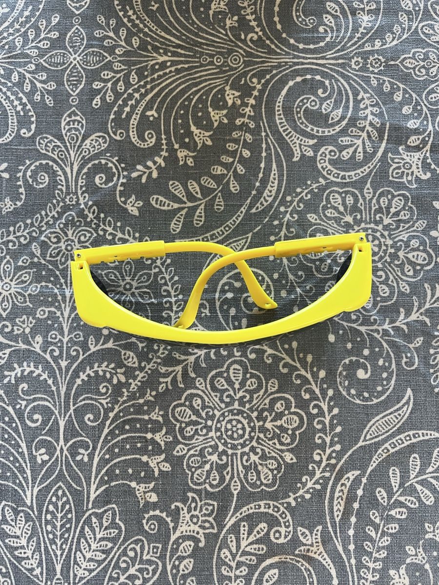 Occhiali & Lenti: Rainbow Mirrored Sunglasses, Yellow Frame, with Case. – Usato da Bertschikon Gossau venduto da Weezysarchive 6