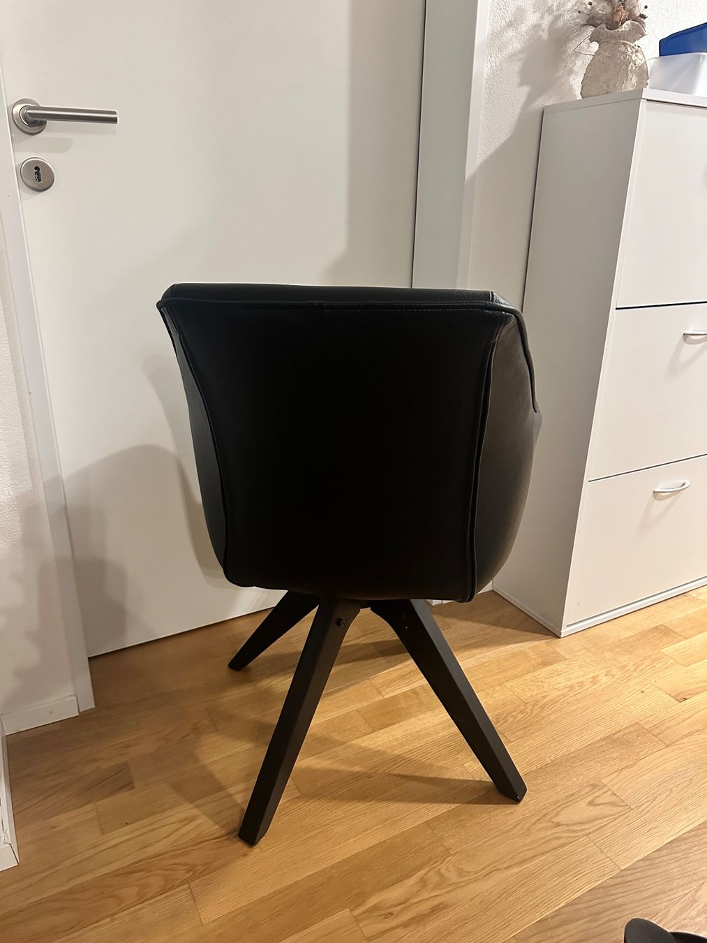 Stühle: 4x Wohnzimmer Stühle 360 Grad – Gebraucht aus Glattbrugg von mas_9cmv 1