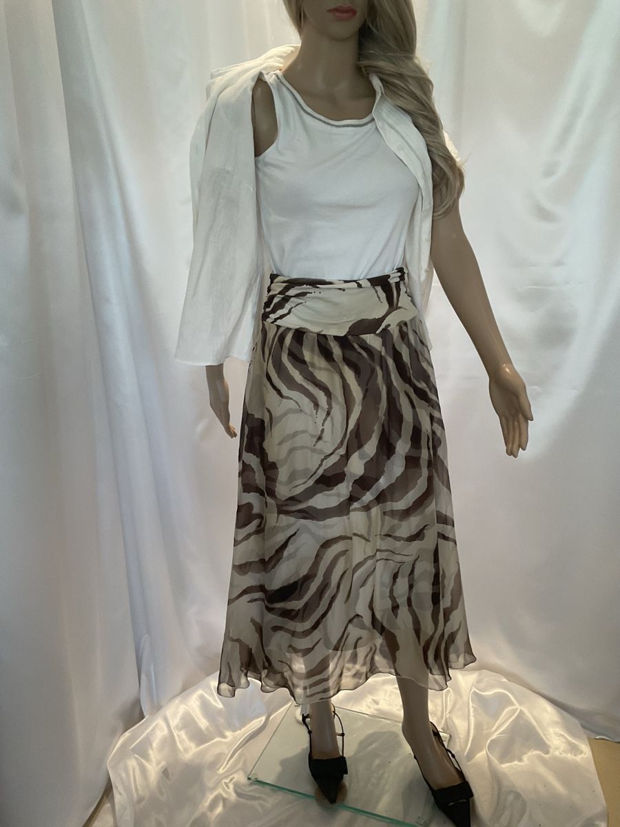 Max Mara Gonne: MaxMara Rock in Grösse 38 – Usato da Mariastein venduto da u_n_6s5w