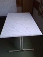  Gartentisch klappbar mit weiss grauer Platte 112x75x70
