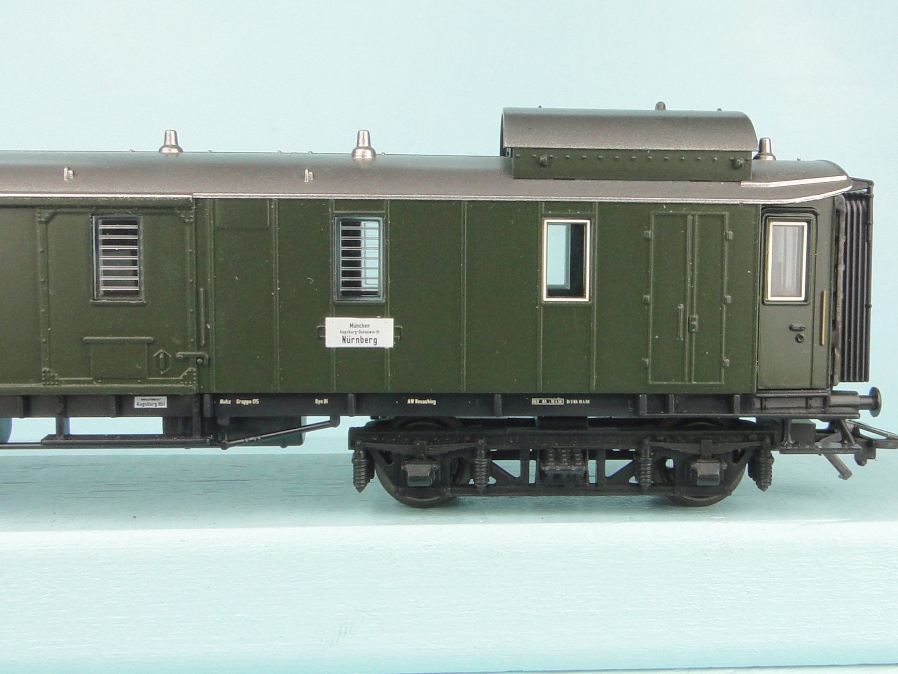 Märklin Modelleisenbahnen: Märklin 41372 Gepäckwagen – Gebraucht aus Bülach von cann11 1