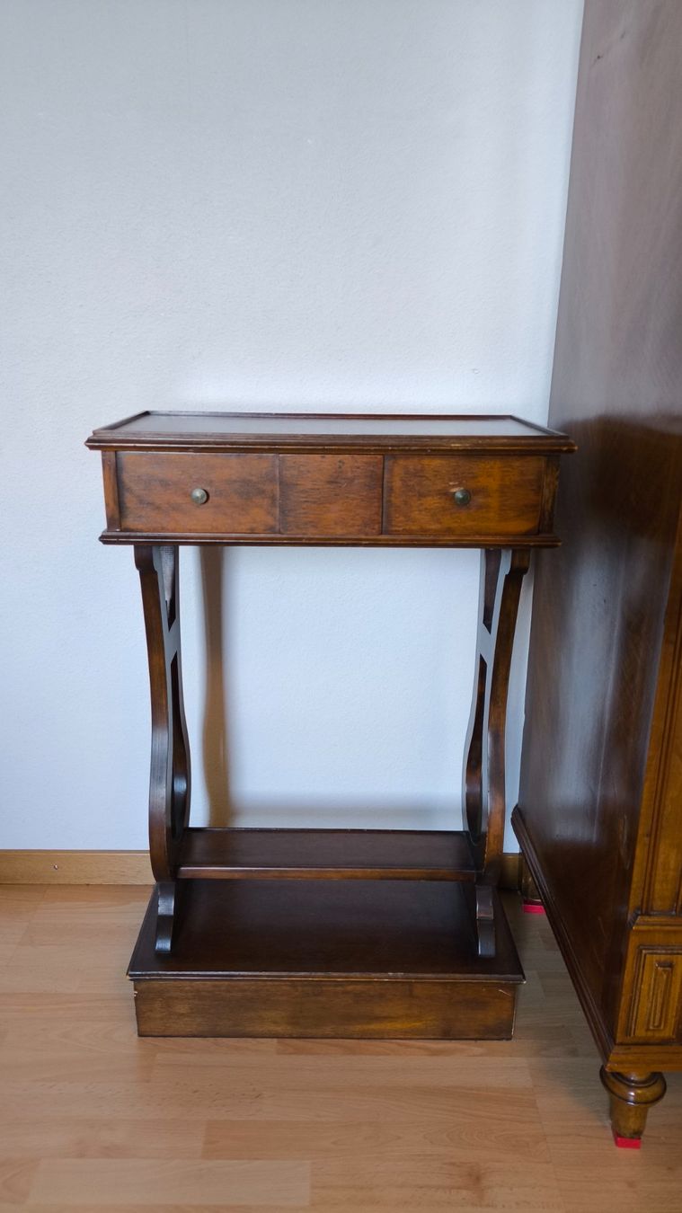 Comodini: Petite table de chevet – Usato da Porrentruy venduto da NGiorda