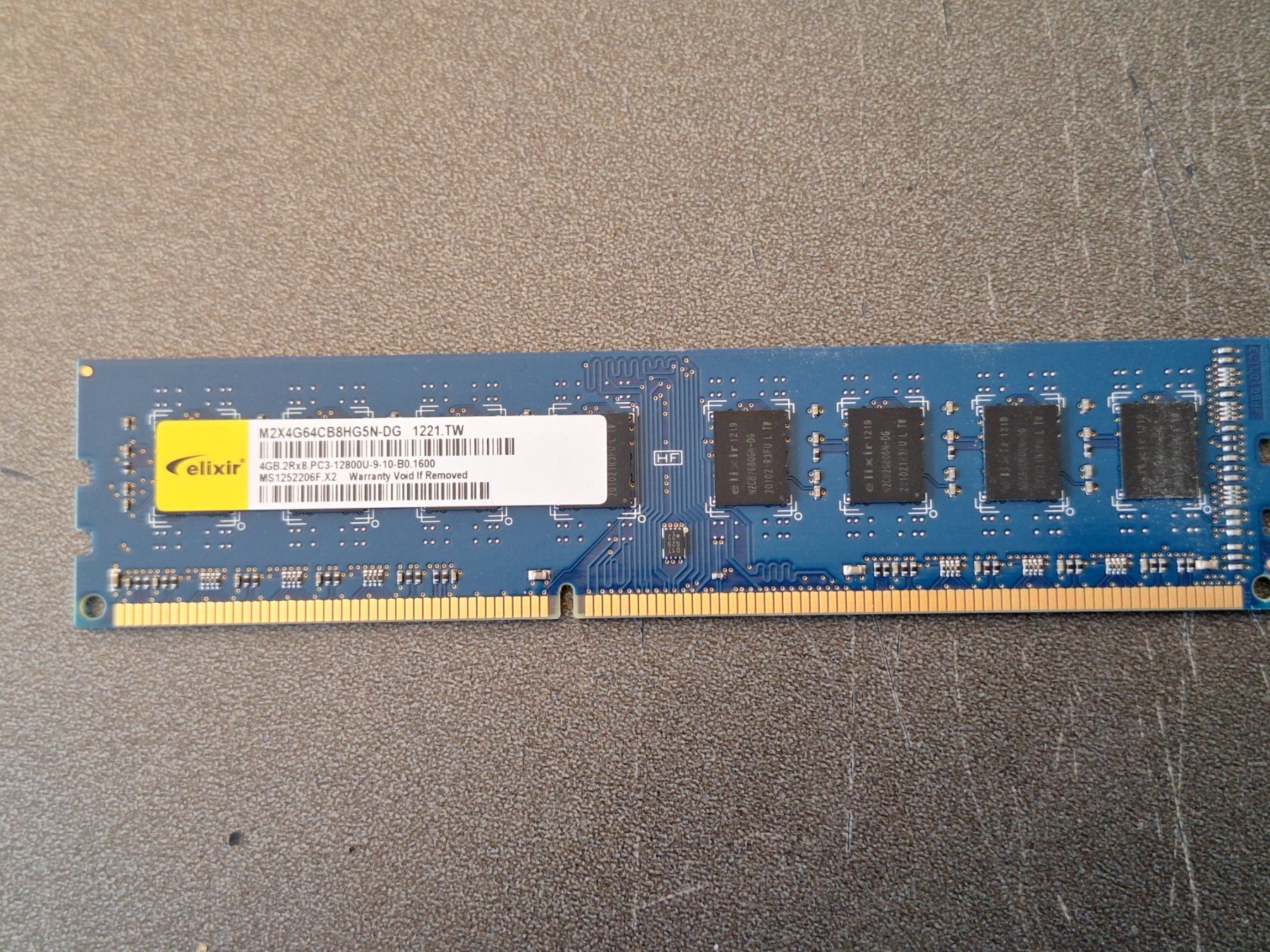 Memoria / RAM: 4 GB Elixir DDR3 1600 MHz 12800U RAM Kit – Usato da Thundorf venduto da Swizzzly