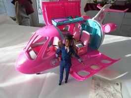 Barbie Flugzeug mit Pilotin + div. Zubehör Super Zustand