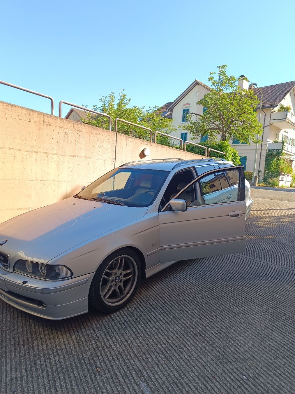 BMW Automobili: BMW 540I Touring  – Usato da Winterthur venduto da Hao99 2
