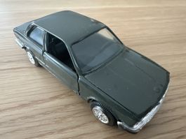 1:43 Modellauto wie auf den Bildern ersichtlich