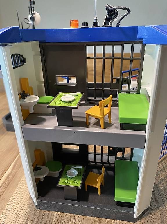 Playmobil Giocattoli: Playmobil Polizei Station – Usato da Rebstein venduto da M.el 1
