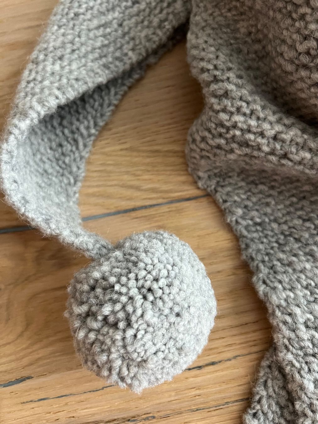 Foulards, Tücher & Schals: Handgestricktes Dreieckstuch/Schal aus Wolle hellgrau – Neu (gemäss Beschreibung) aus Meilen von Masupilamy 2