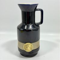 Vase en céramique décoré de filets et médaille Goethe laiton