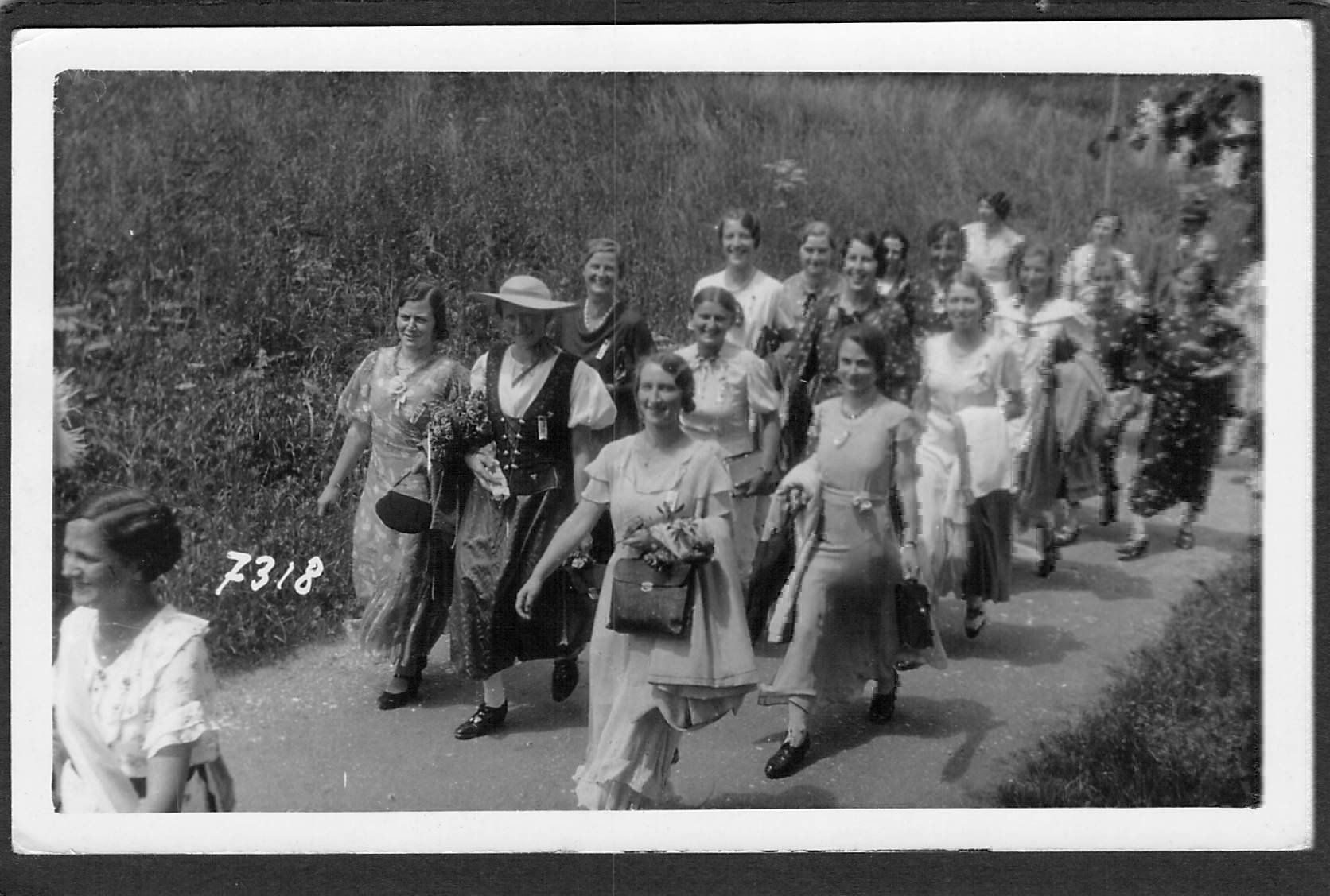 Cartoline postali: Echtfoto, Appenzell,Tracht – Usato da Reichenburg venduto da Pipo-67