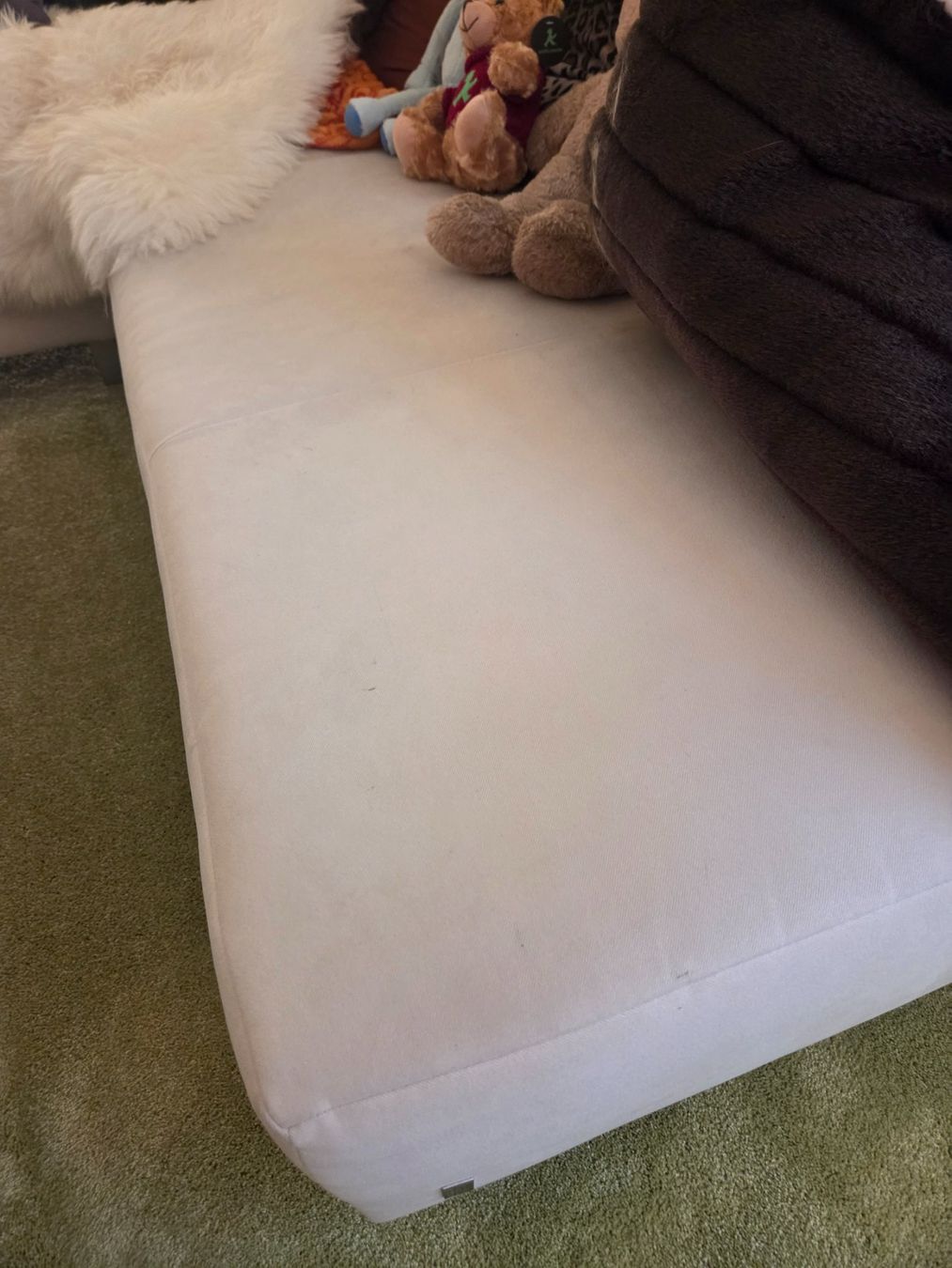 Sofas: Grosses helles Sofa mit div. Kissen – Gebraucht aus Guntershausen von luckyzucky 4