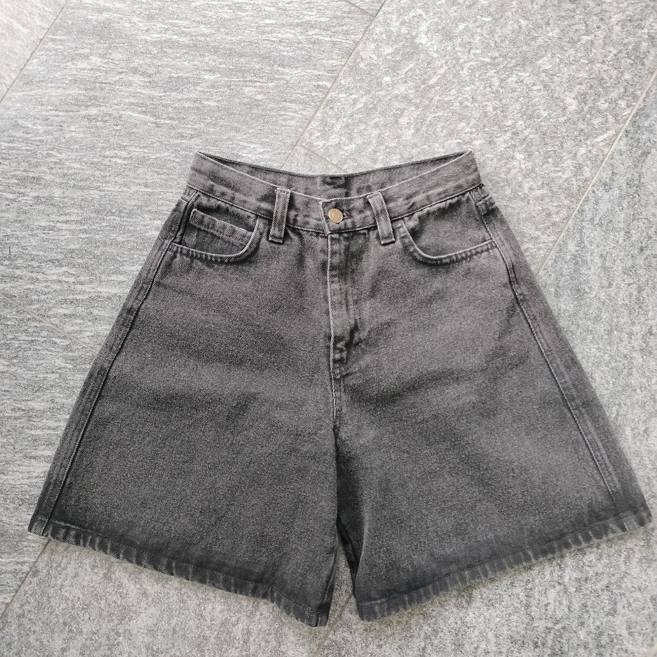 Pantaloni: Shorts von Poudre Organic – Usato da Bern venduto da Livia_de_berne