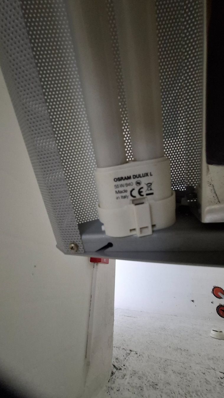 Lampen: Waldmann Stehleuchte Büroleuchte Bürolampe – Gebraucht aus Zug von marc.attinger 3