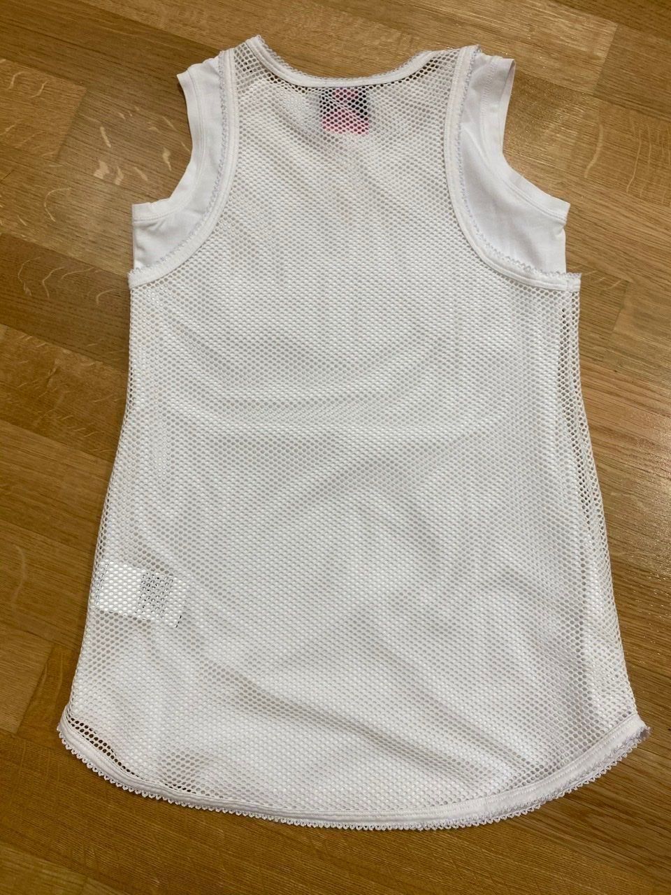 Camicette, T-shirt & Top: Monnalisa 2 débardeurs superposés 8A NEU – Usato da Cologny venduto da PEACEANDLOVE 2