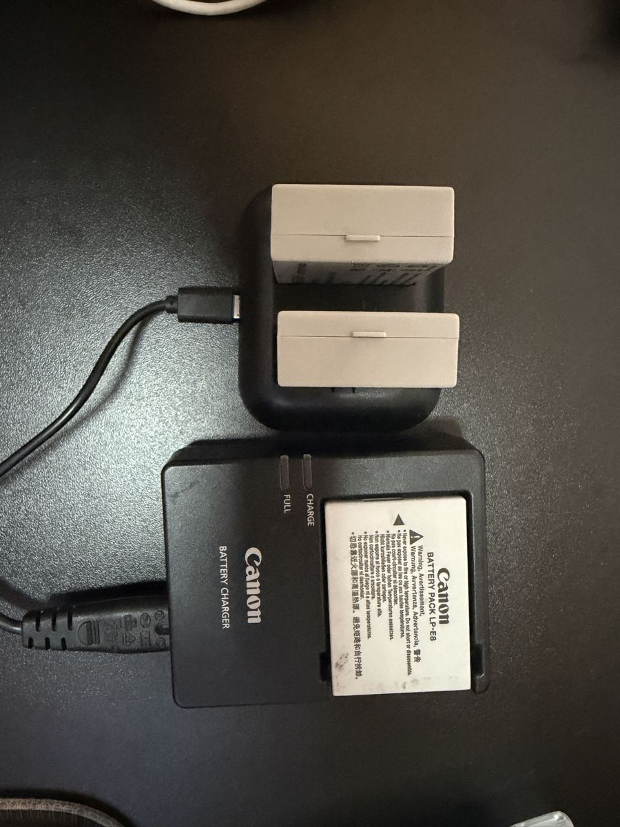 Canon Fotocamera: Canon EOS 600D T mit sämtlichem Zubehör – Nuovo (secondo la descrizione) da Dagmersellen venduto da Magnolia_sieboldii 3