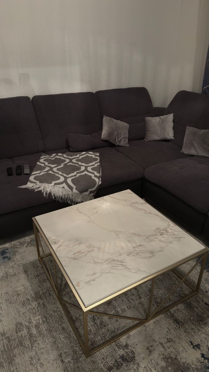 Tables: Couchtisch  – D'occasion à Eiken par kat_96k8