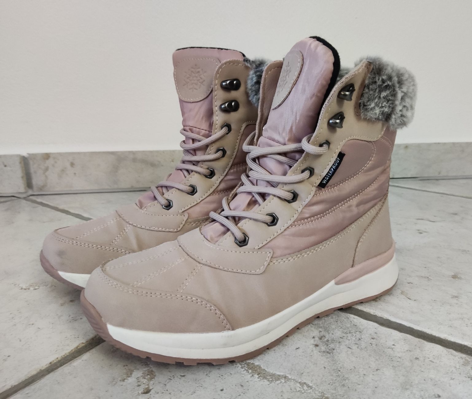 Scarpe da donna: Damen Winterschuh Grösse 38 – Usato da Chur venduto da Rodanisa 5
