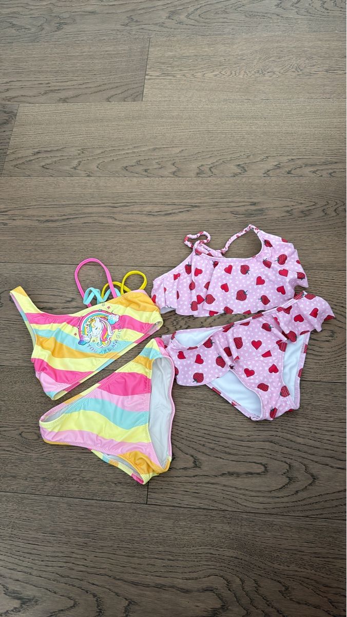 Costumi da bagno & Bikini: Childrens Swimsuits 2-piece Set Used Condition – Nuovo (secondo la descrizione) da Oberglatt ZH venduto da Sale12