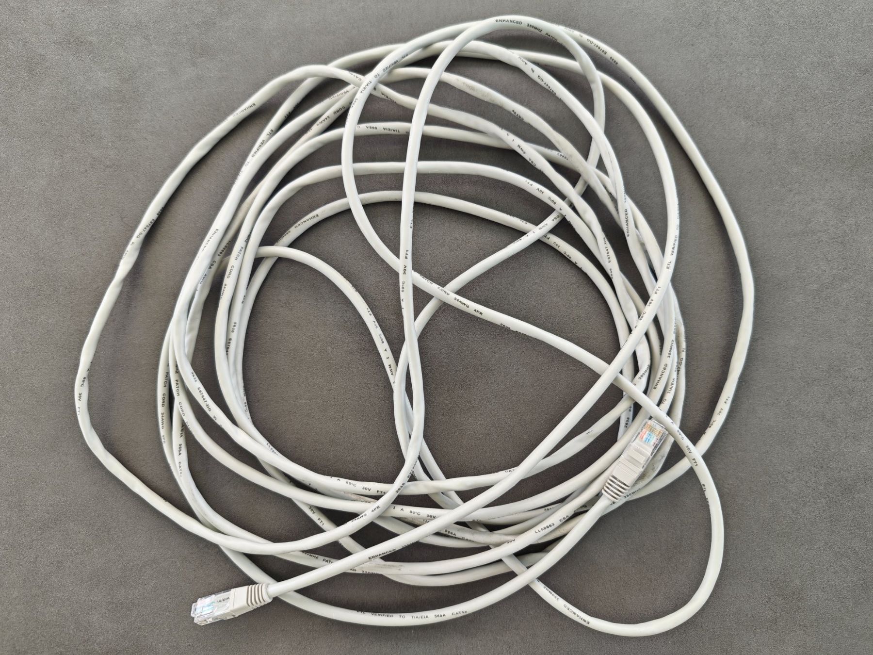 Cavi: LAN Kabel 500 cm hellgrau – Usato da Bätterkinden venduto da Flotime