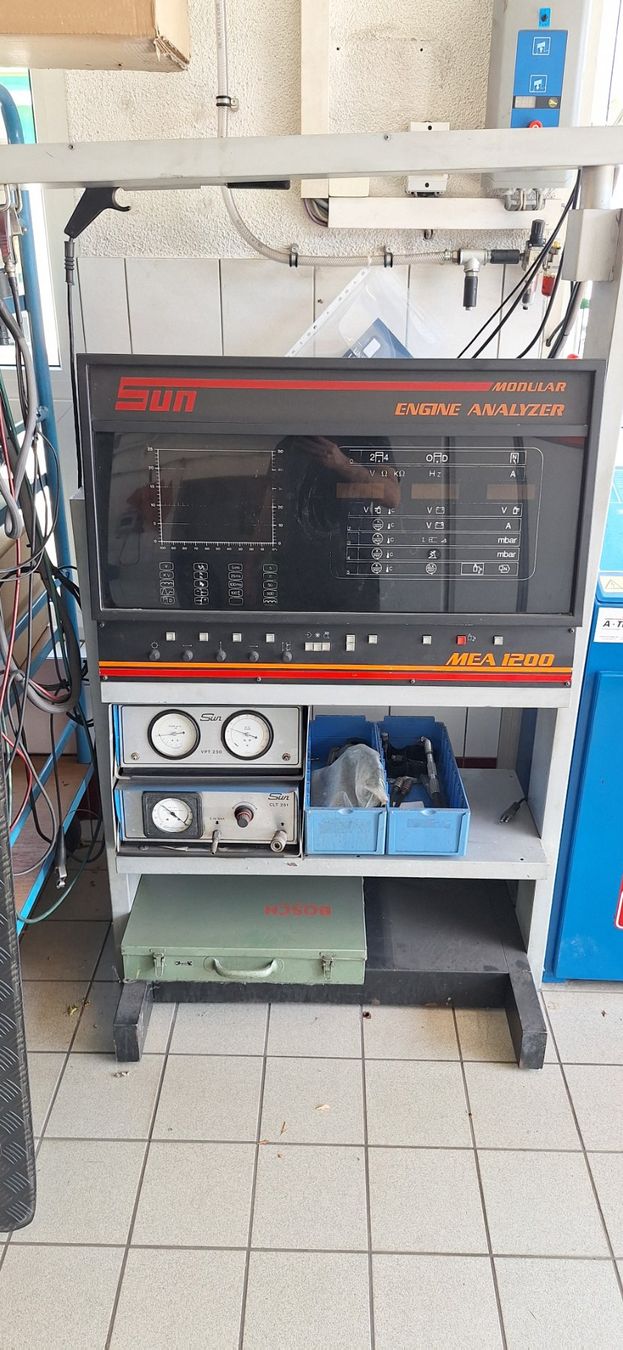 Mesurer: Sun MEA1200 Engine Analyzer – Défectueux à Sevelen par StalkeronPaws