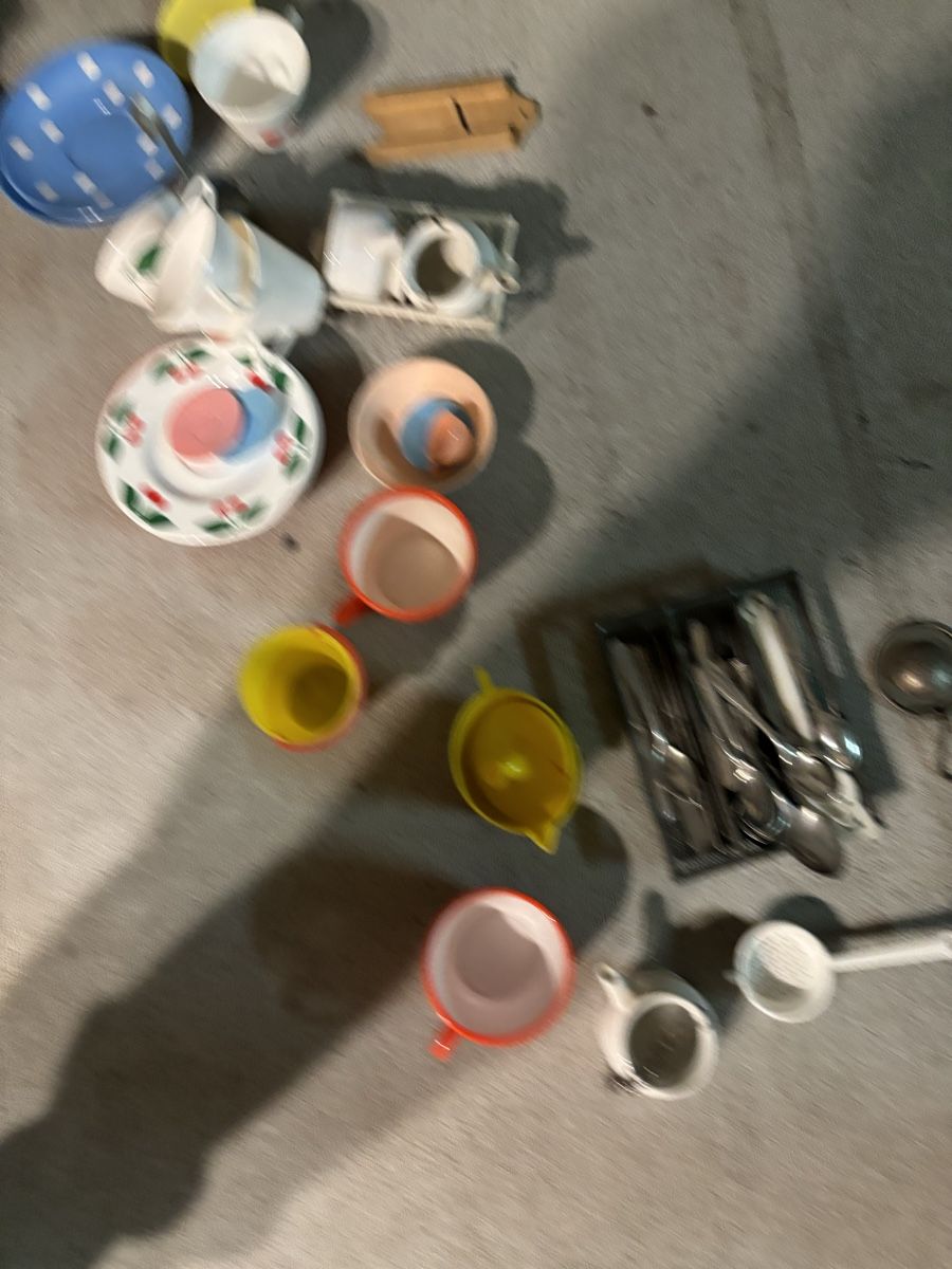 Giocattoli: Vintage Children's Tea Set - Colorful Fun! – Usato da Biel-Benken BL venduto da ste_86wx