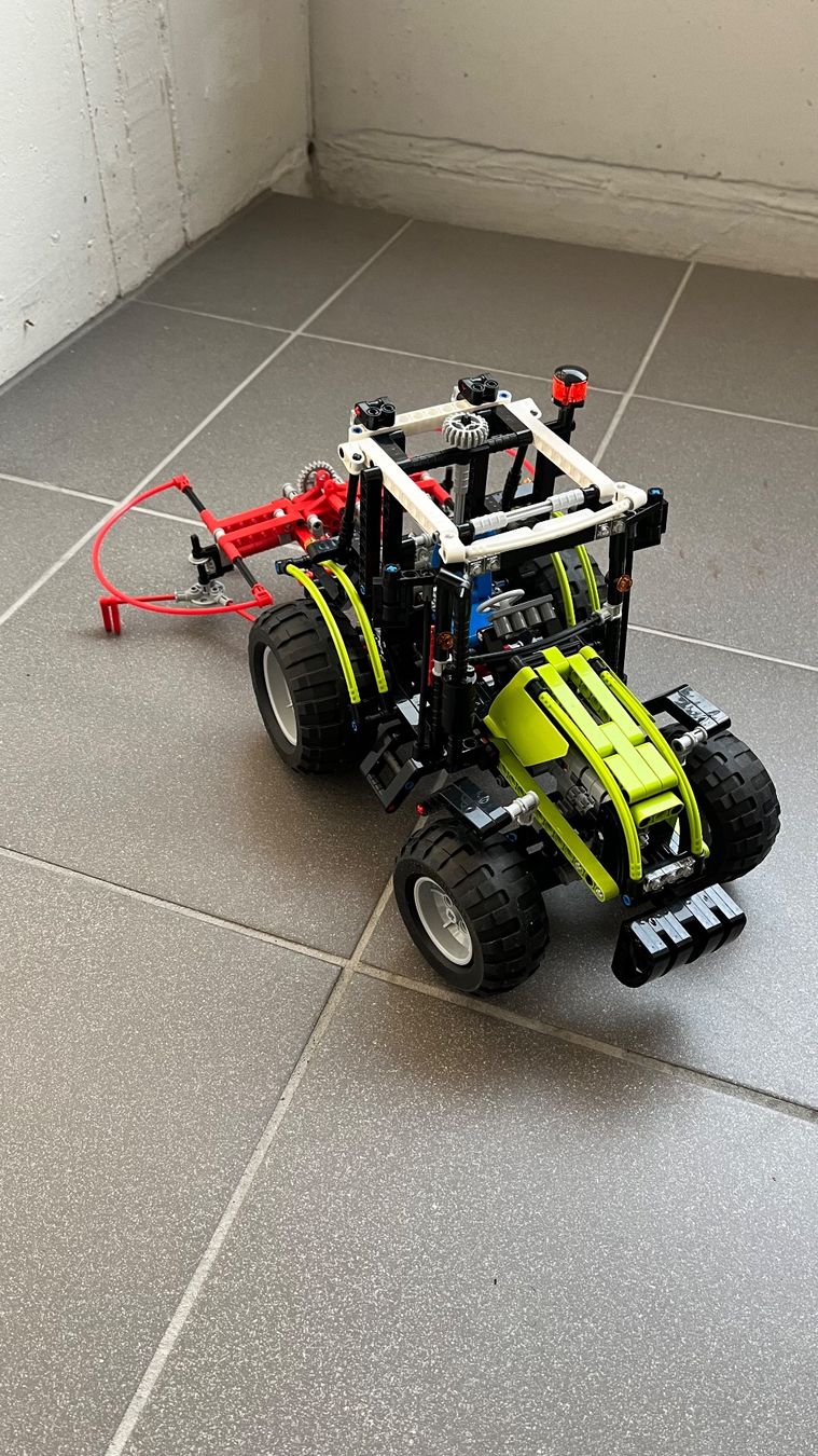 Lego Kit di costruzioni: Lego (8284) Traktor mit Heuwender – Usato da Zug venduto da alfi53