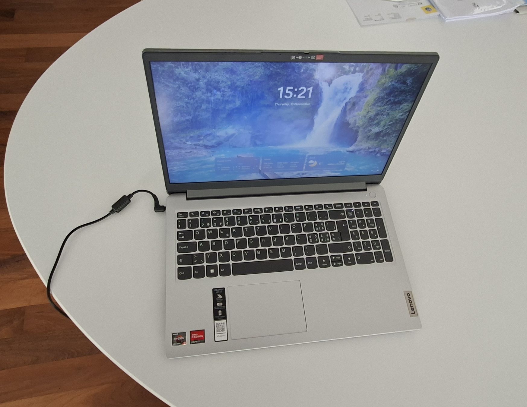 Lenovo Notebook: Lenovo ideapad 1 15AMN7 – Nuovo (secondo la descrizione) da Zürich venduto da mih_9rf2 1