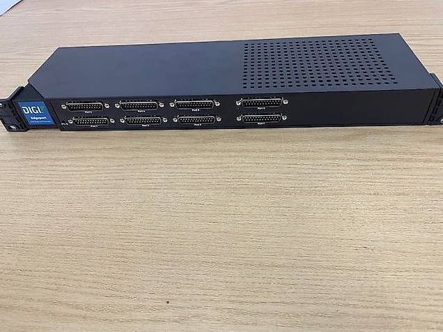 Hub & Switch: Digi Edgebot 8 Port. Neuwertig.1x gebraucht – Usato da Wolfhausen venduto da eei_6zgr