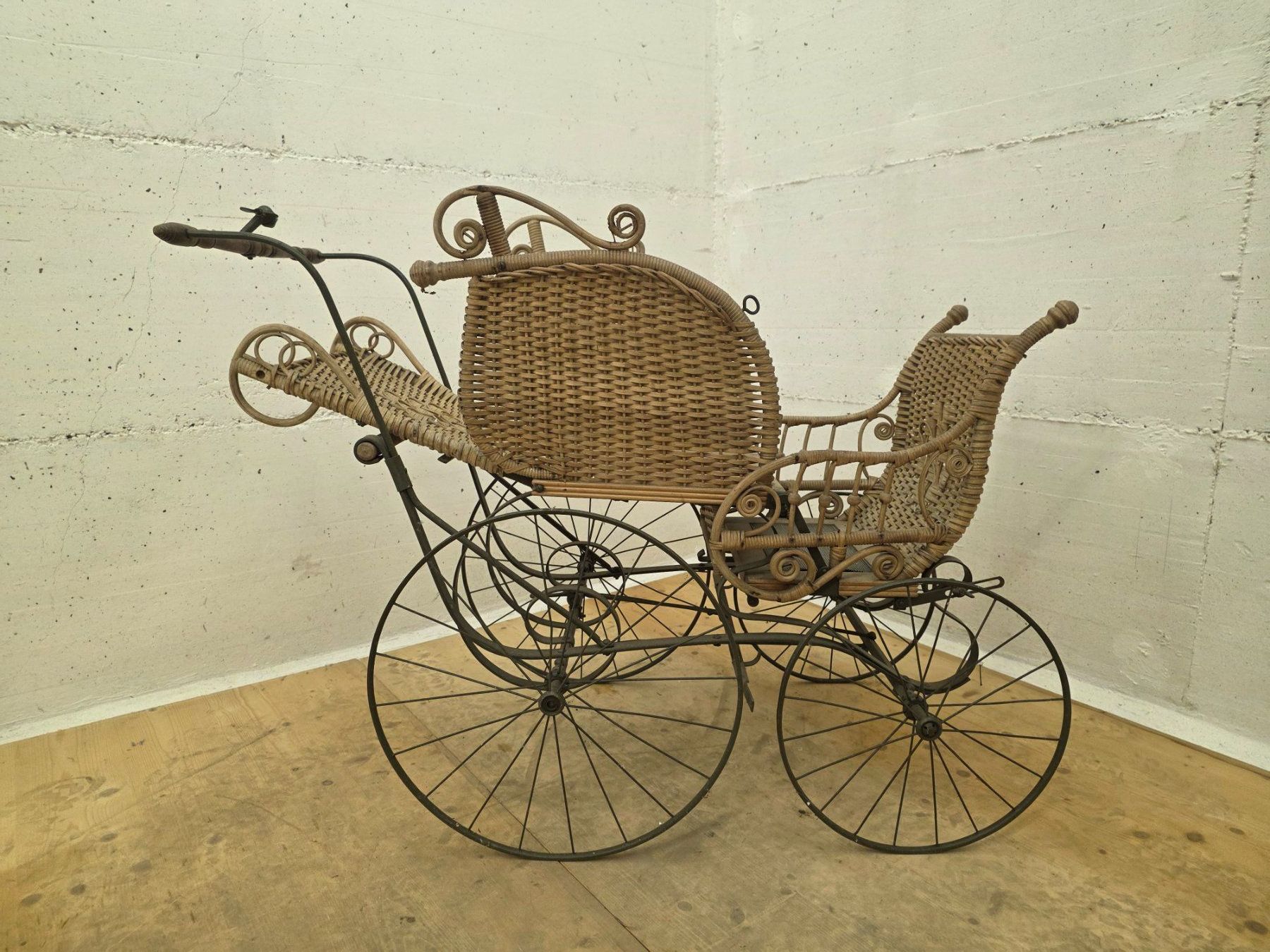Carrozzine: Antiker Kinderwagen – Usato da Münchenbuchsee venduto da LuupBrocki 1
