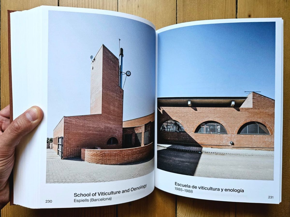 Libri: Jaume Bach - Architect / Arquitecto (2025) – Nuovo (secondo la descrizione) da Genève venduto da Januacoeli 8