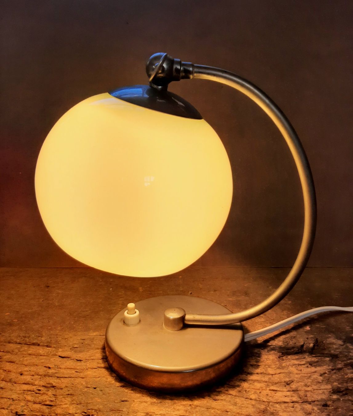 Lampen: Art Deco Nachttischlampe – Gebraucht aus Arbon von torso444
