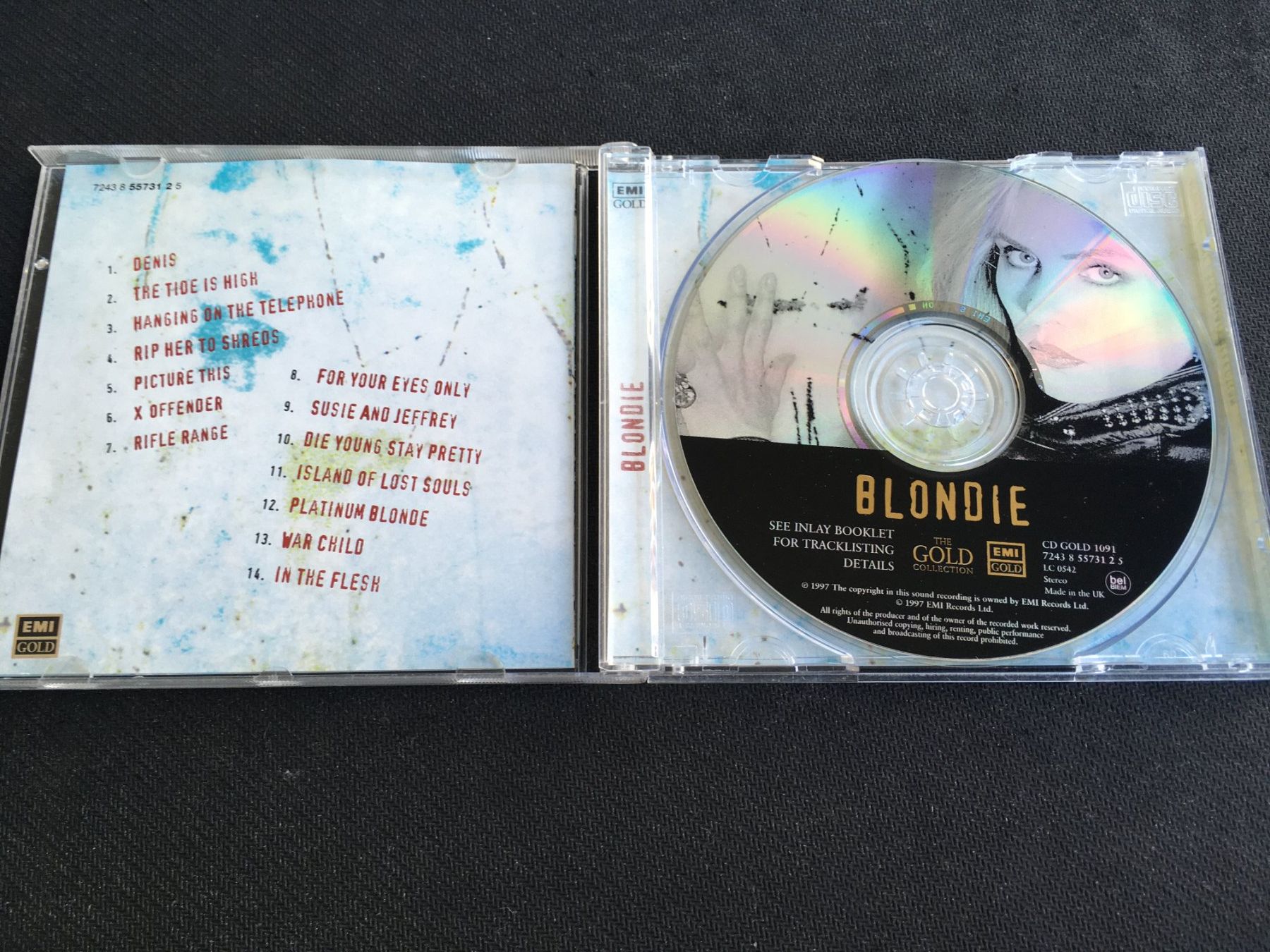 CD: Blondie - The Essential Collection -CD- – Usato da St.Gallen venduto da MedienJoe 1