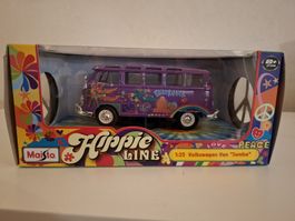 Maisto 1:25 VW Van "Samba"
